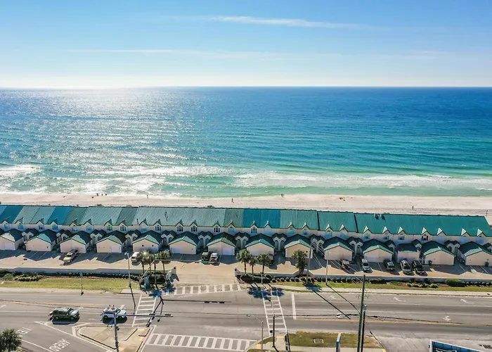 Beachside 8 - Beachfront - Sleeps 8!